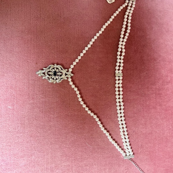 Elegant 3 layer faux off white pearls with crystal marquis sapphire pendant - Picture 8 of 16